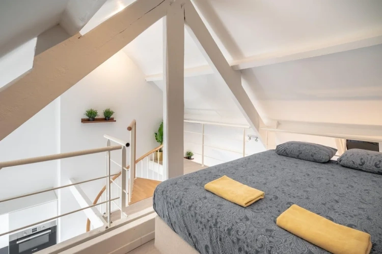 2 Bedrooms Classic Apartment