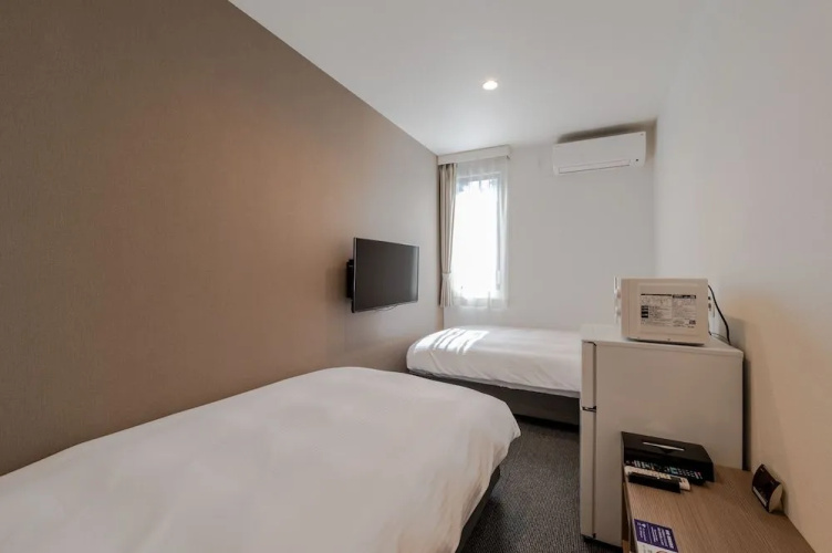HOTEL R9 The Yard Uki