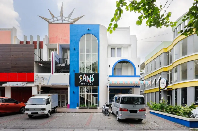Sans Hotel La Vida Malang