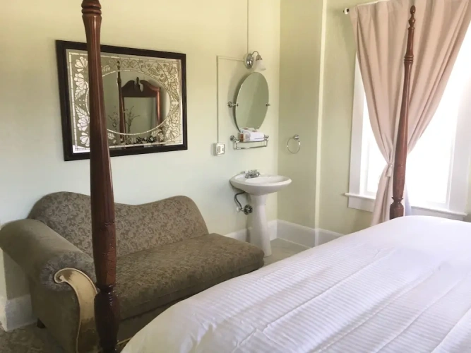 2 Bedrooms Suite