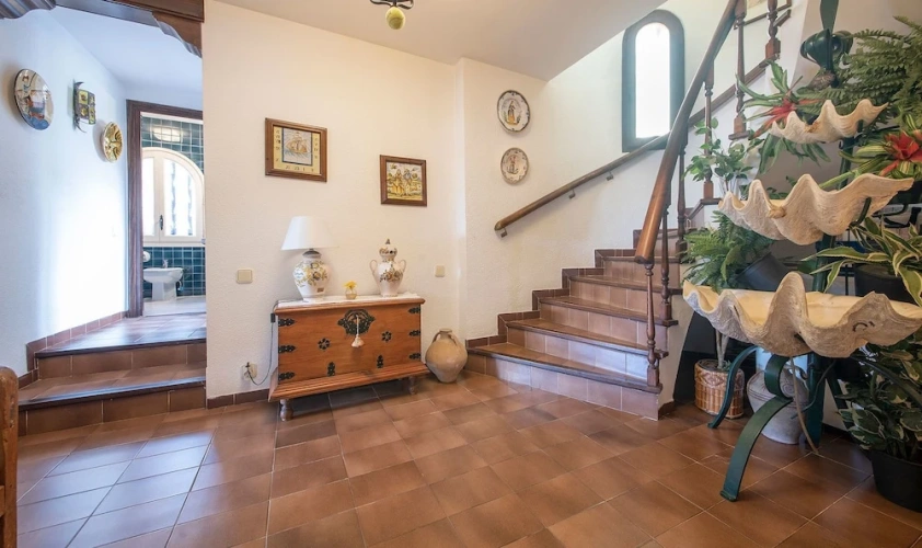 4 Bedrooms Villa