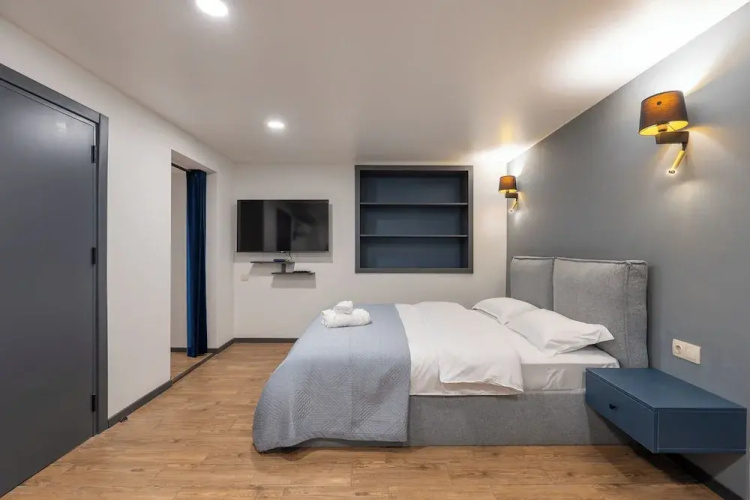 Stones Throw Apartments