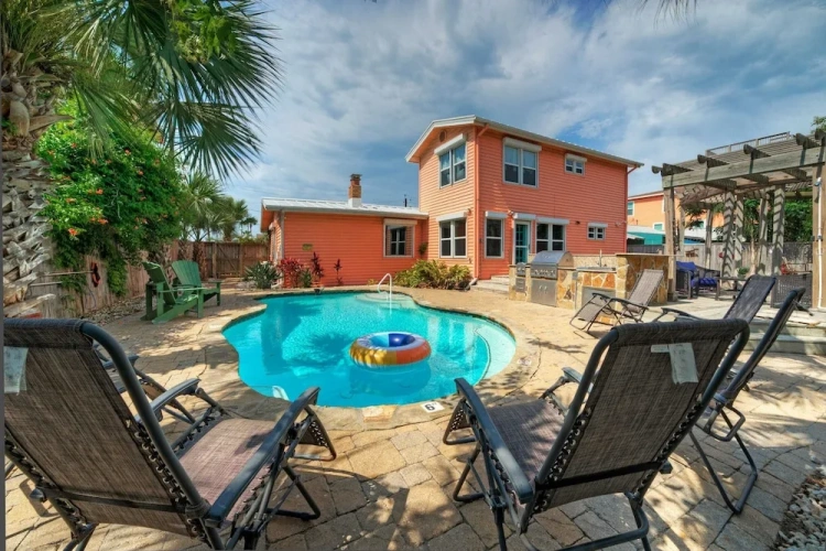 3 Bedrooms Cottage