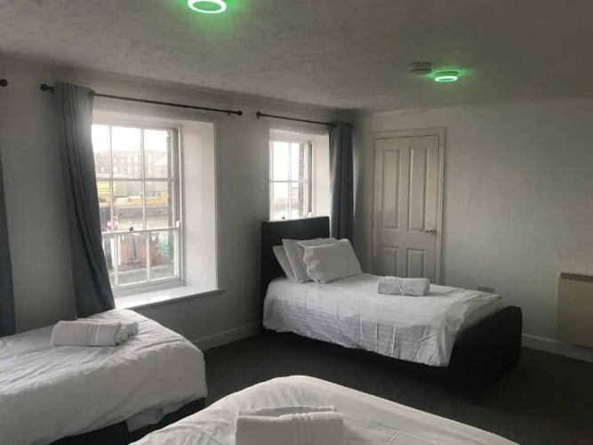 Entire Flat with River View 1E