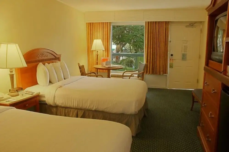 Standard Quadruple room with balcony and with harbour view