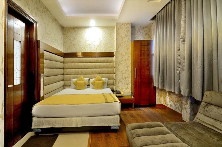 Hotel Omega Residency
