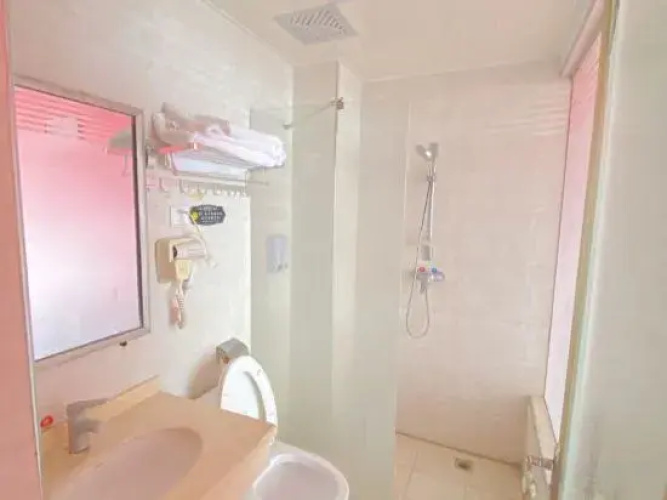 7+1 Holiday Hotel