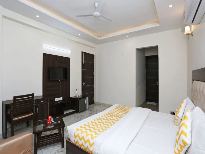 OYO 14482 Live Inn