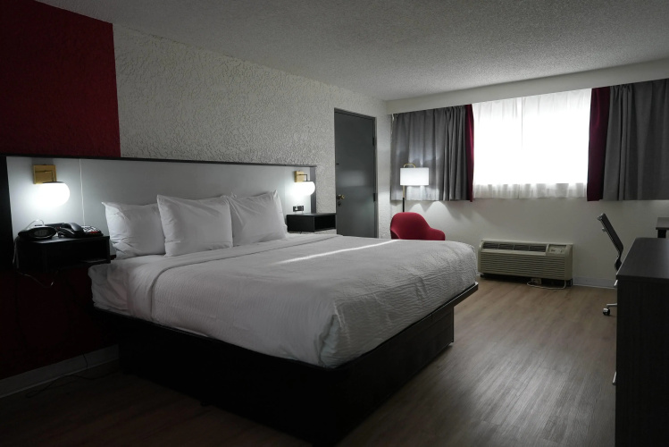Ramada by Wyndham Tulsa Broken Arrow