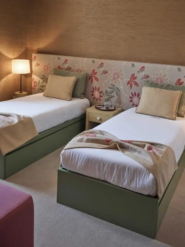 Standard Twin Family room with garden view