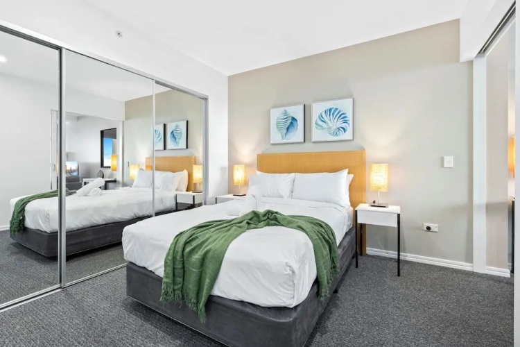 2 Bedrooms Apartment