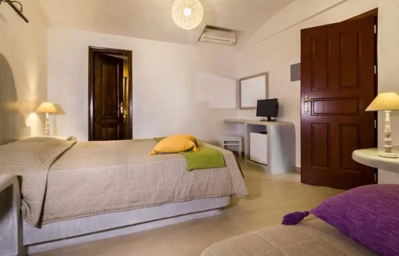 Standard Triple room with balcony