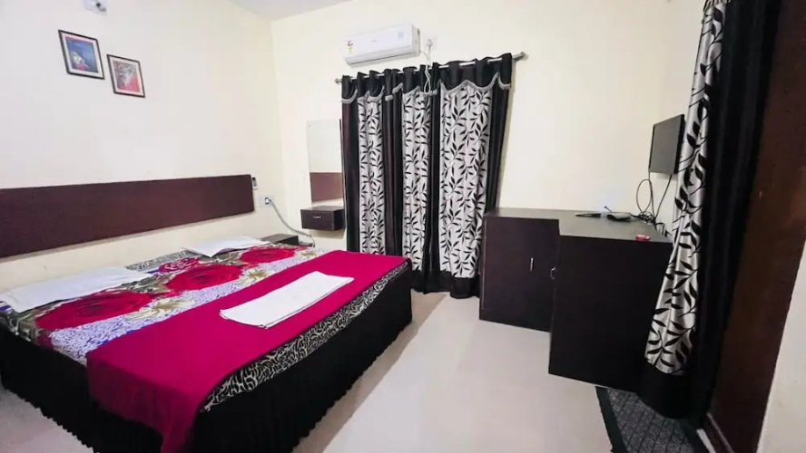Goroomgo Sriyansh Inn Puri