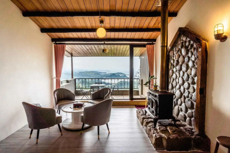 Sunnyroom