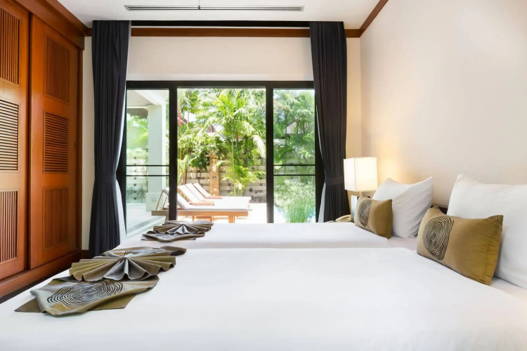 Nai Harn Baan-Bua Villas