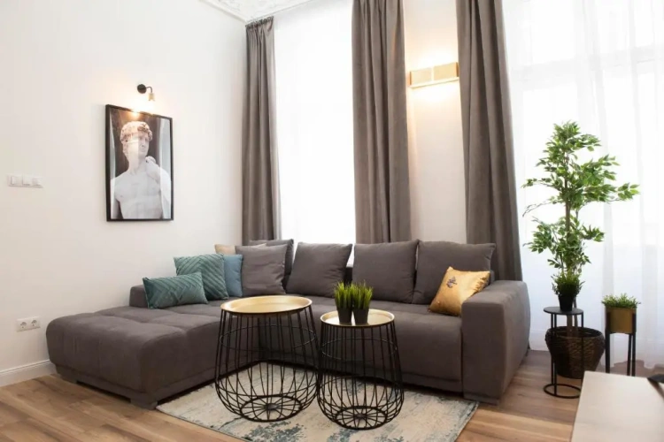 2 Bedrooms Apartment