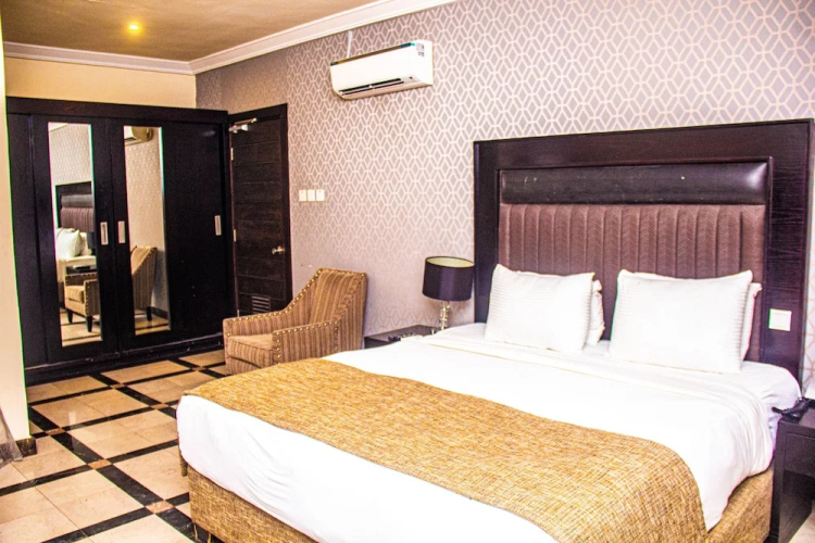 Hotel Quo Vadis