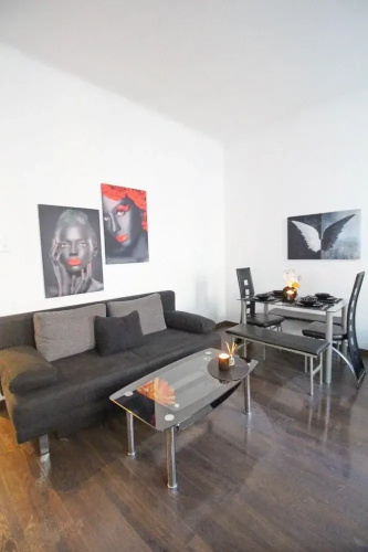 Premium 1BR Stay for 5 Prime Location