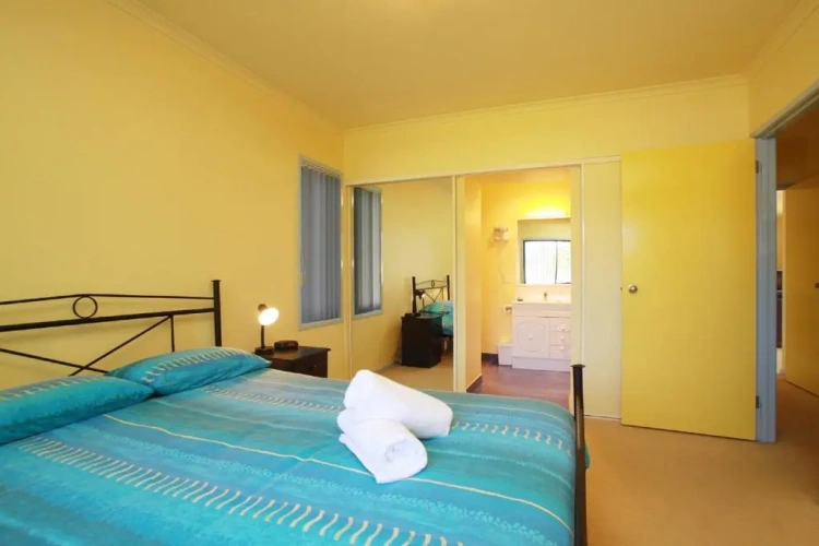 3 Bedrooms Apartment