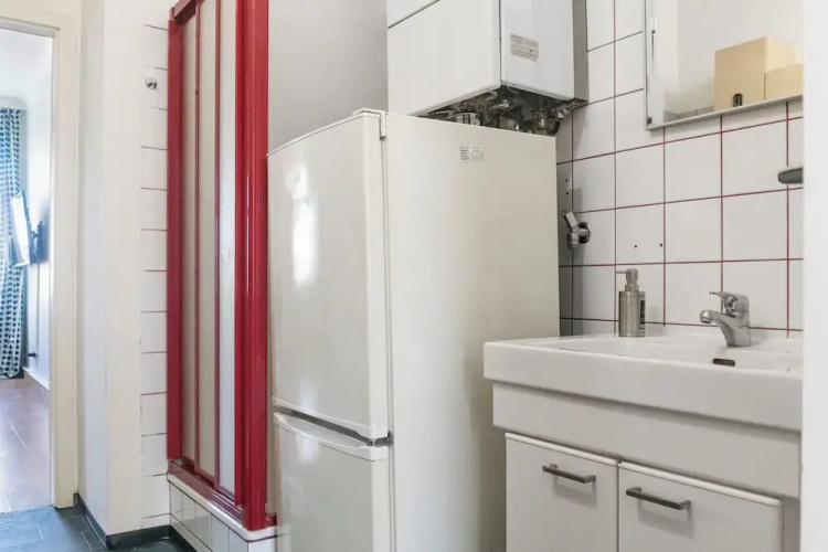 Lovely 2BR Apt Near Downtown