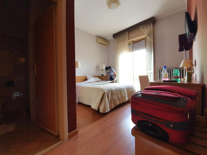 Air Hotel