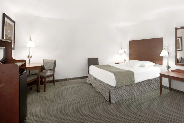 Days Inn Carroll