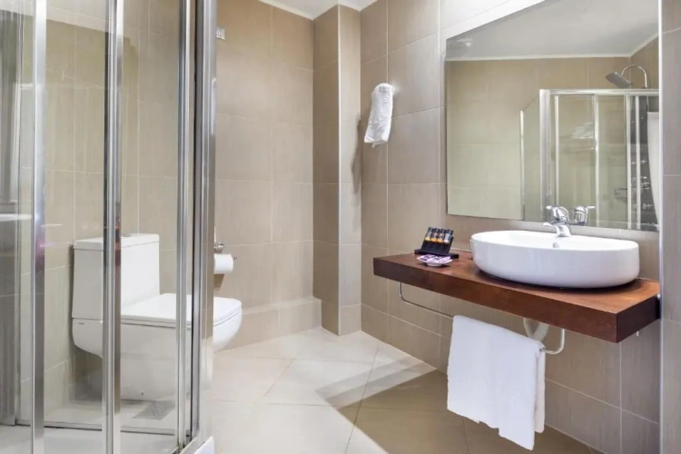 Standard Double room with partial sea view