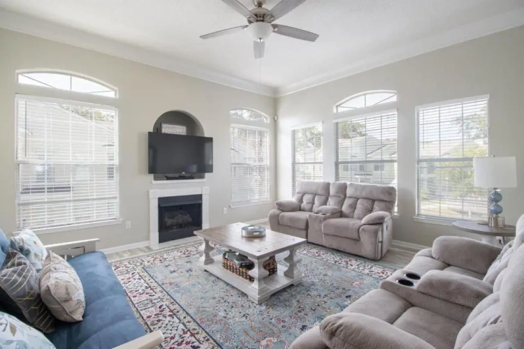 3 Bedrooms Apartment