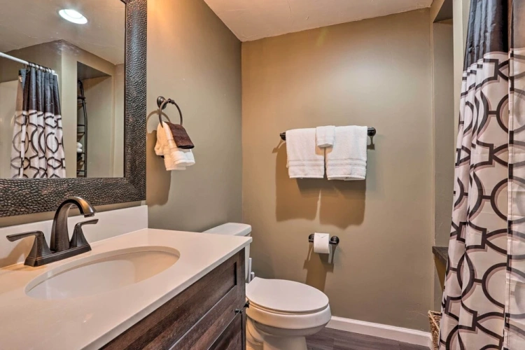4 Bedrooms Cottage