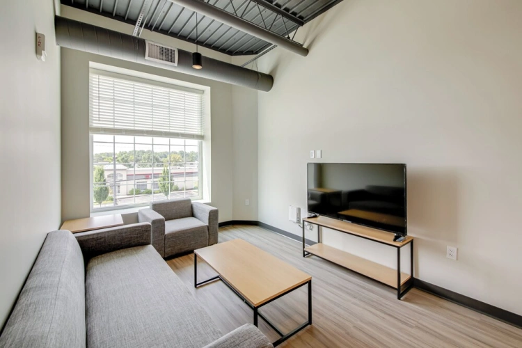 2 Bedrooms Apartment
