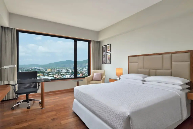 Deluxe Double Club room