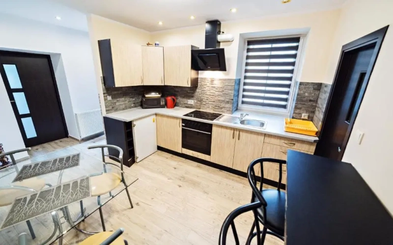 2 Bedrooms Apartment