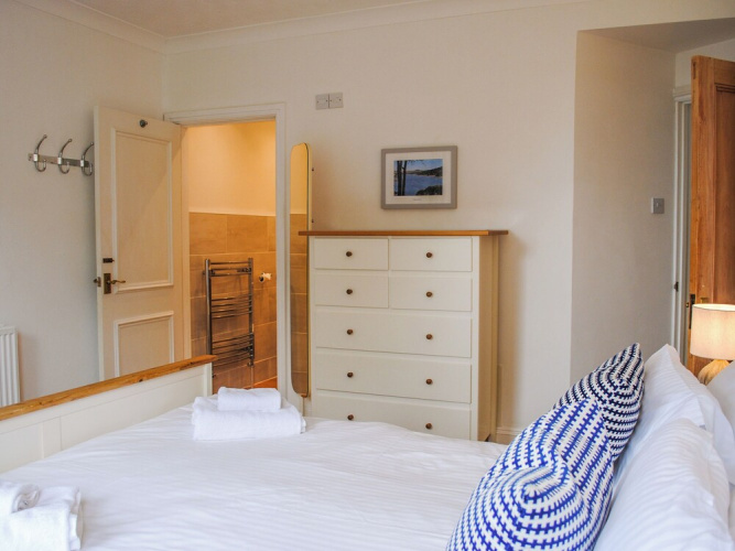 3 Melbury