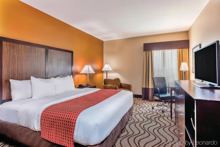 La Quinta Inn & Suites by Wyndham Cotulla