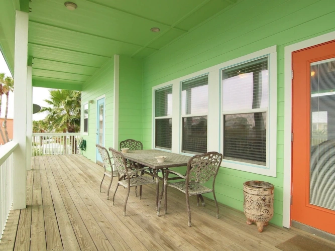 4 Bedrooms Cottage