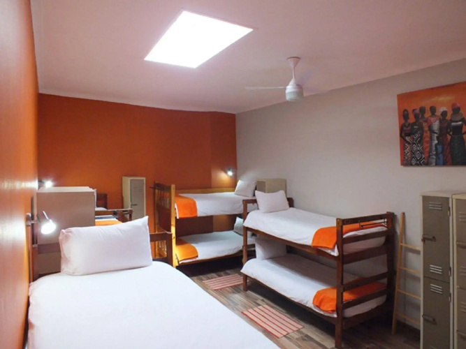 A Sunflower Stop - Hostel