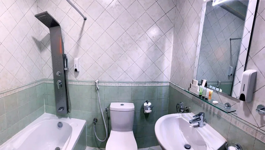 Emerald Suites