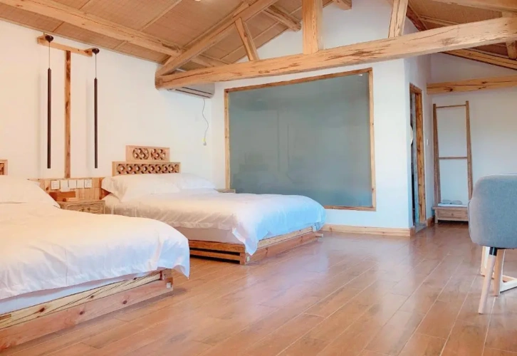 Standard Twin room with view