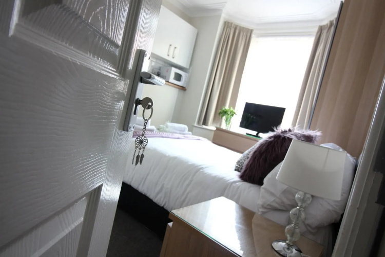 Diamond - Beechfield House Suite 1
