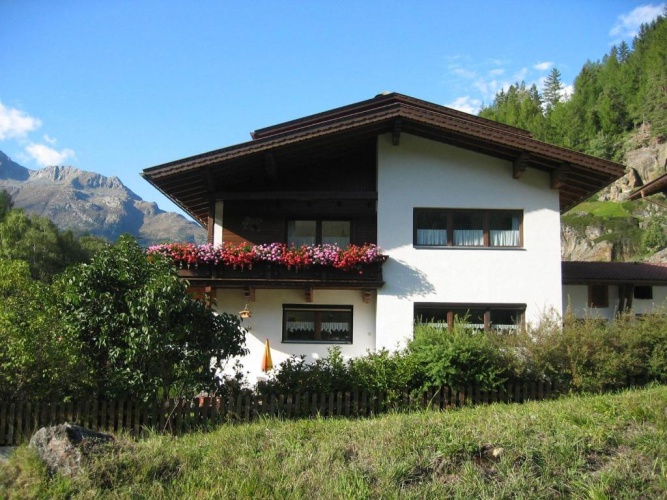 2 Bedrooms Apartment with balcony