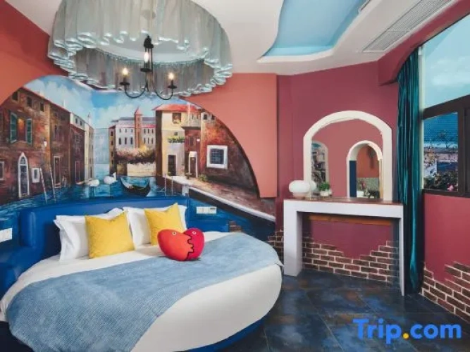 Standard Double room with city view