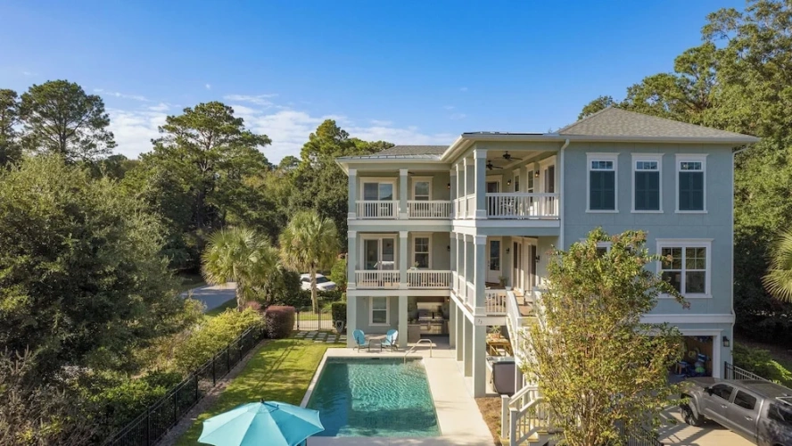 5 Bedrooms Cottage with balcony
