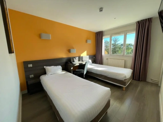 Standard Twin room