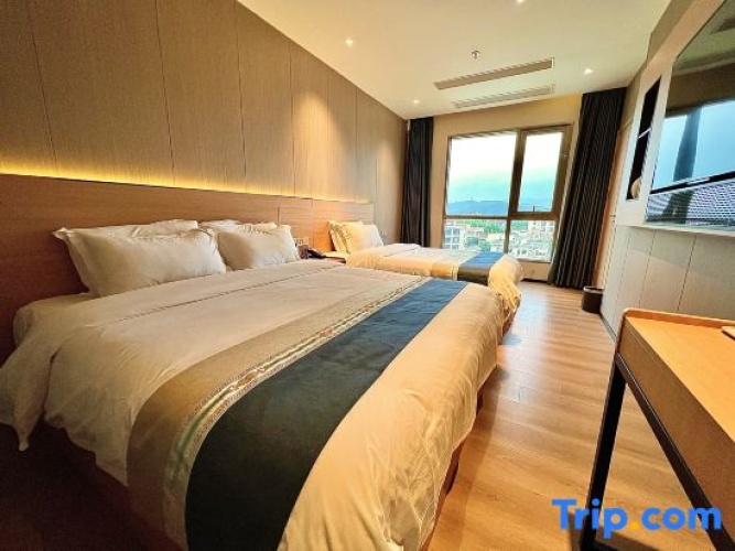 1 Bedroom Double Family Suite