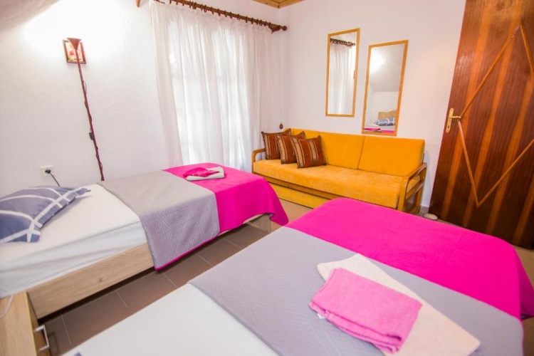 3 Bedrooms Cottage