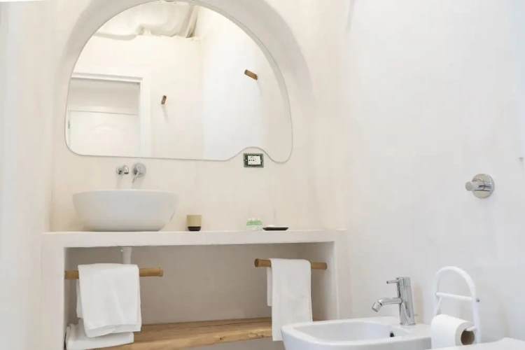1 Bedroom Apartment with balcony
