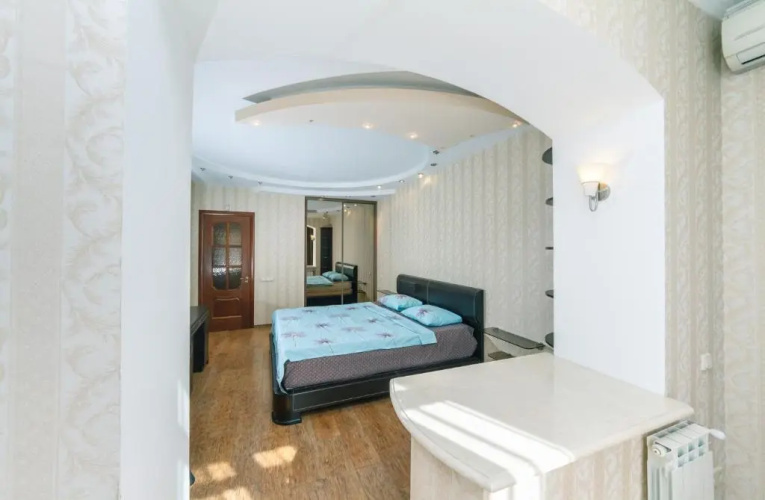 HouseHome