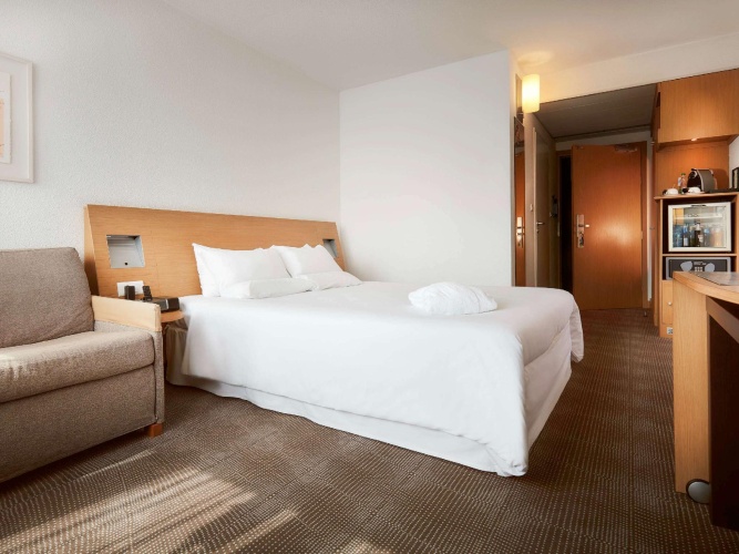 Standard Twin room with view