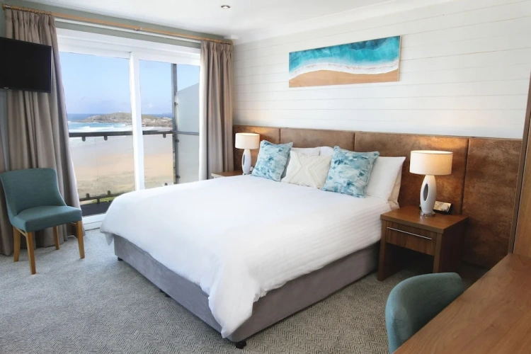 Deluxe Double room with balcony and with sea view