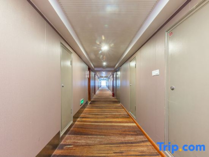 Royal View Business Hotel